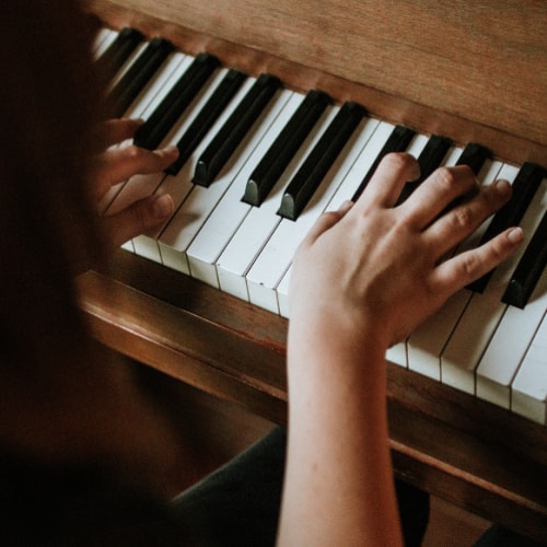 Learn Piano Today: Festive Favorite Party Hits on Keyboard TUTORIAL